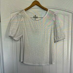 Cupid White Eyelet sleeve T Shirt Large